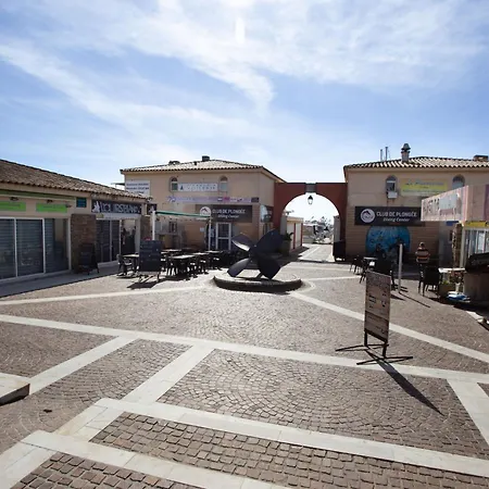 Apartment Les Caraibes By Interhome La Londe-les-Maures